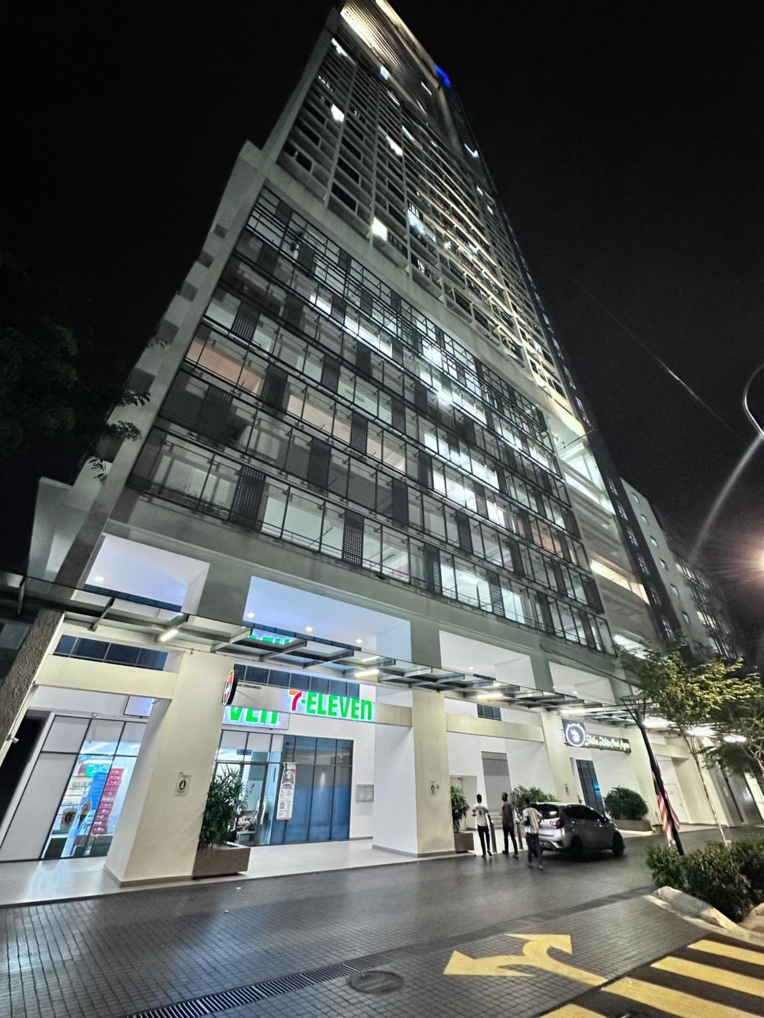 The Luxe Infinitum Klcc By Kl Malaysia Apartment Kuala Lumpur
